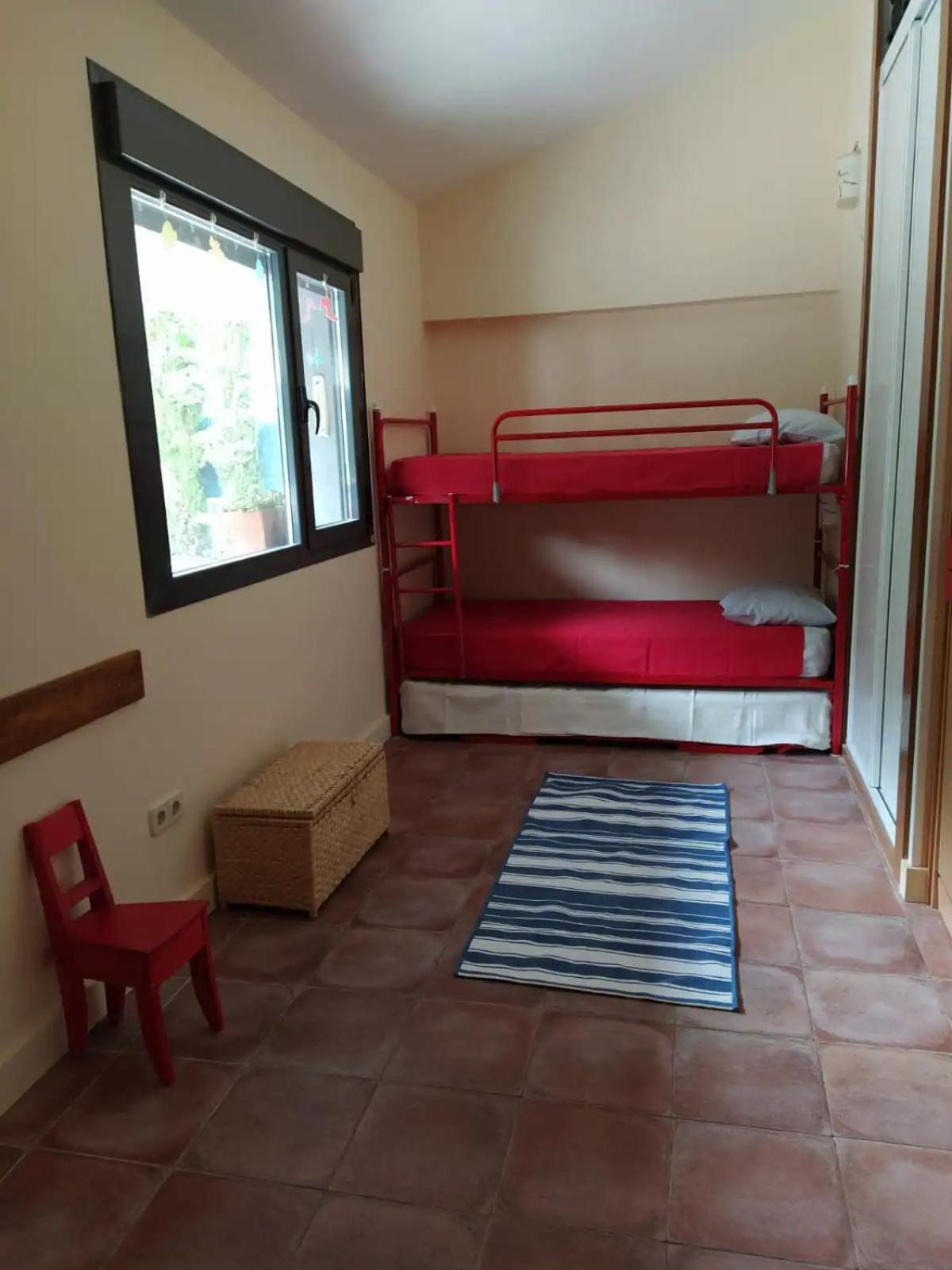 Fantástica vivienda con amplio jardín y piscina Cercedilla Exterior foto