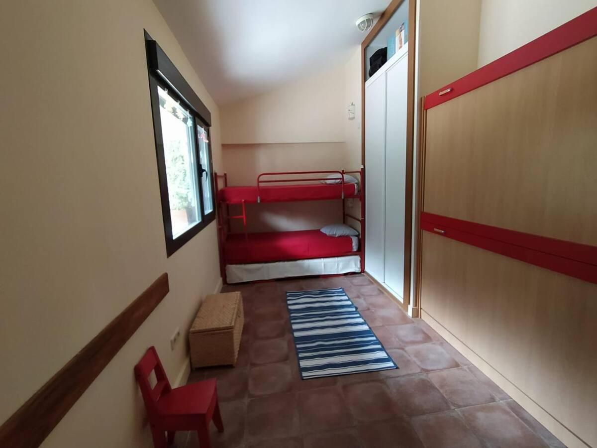 Fantástica vivienda con amplio jardín y piscina Cercedilla Exterior foto