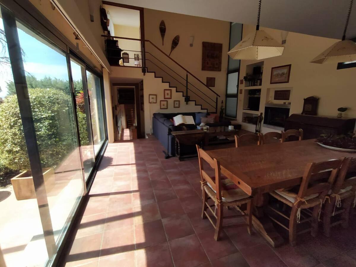 Fantástica vivienda con amplio jardín y piscina Cercedilla Exterior foto
