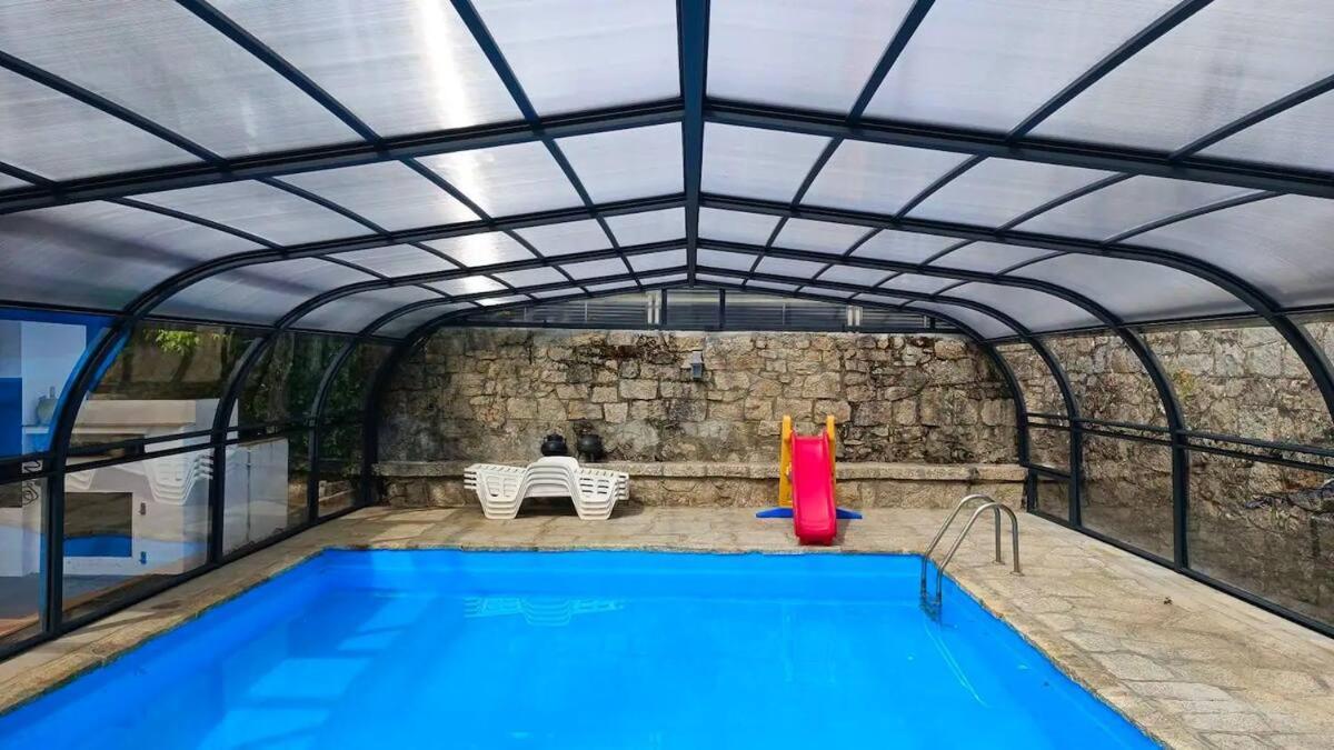 Fantástica vivienda con amplio jardín y piscina Cercedilla Exterior foto