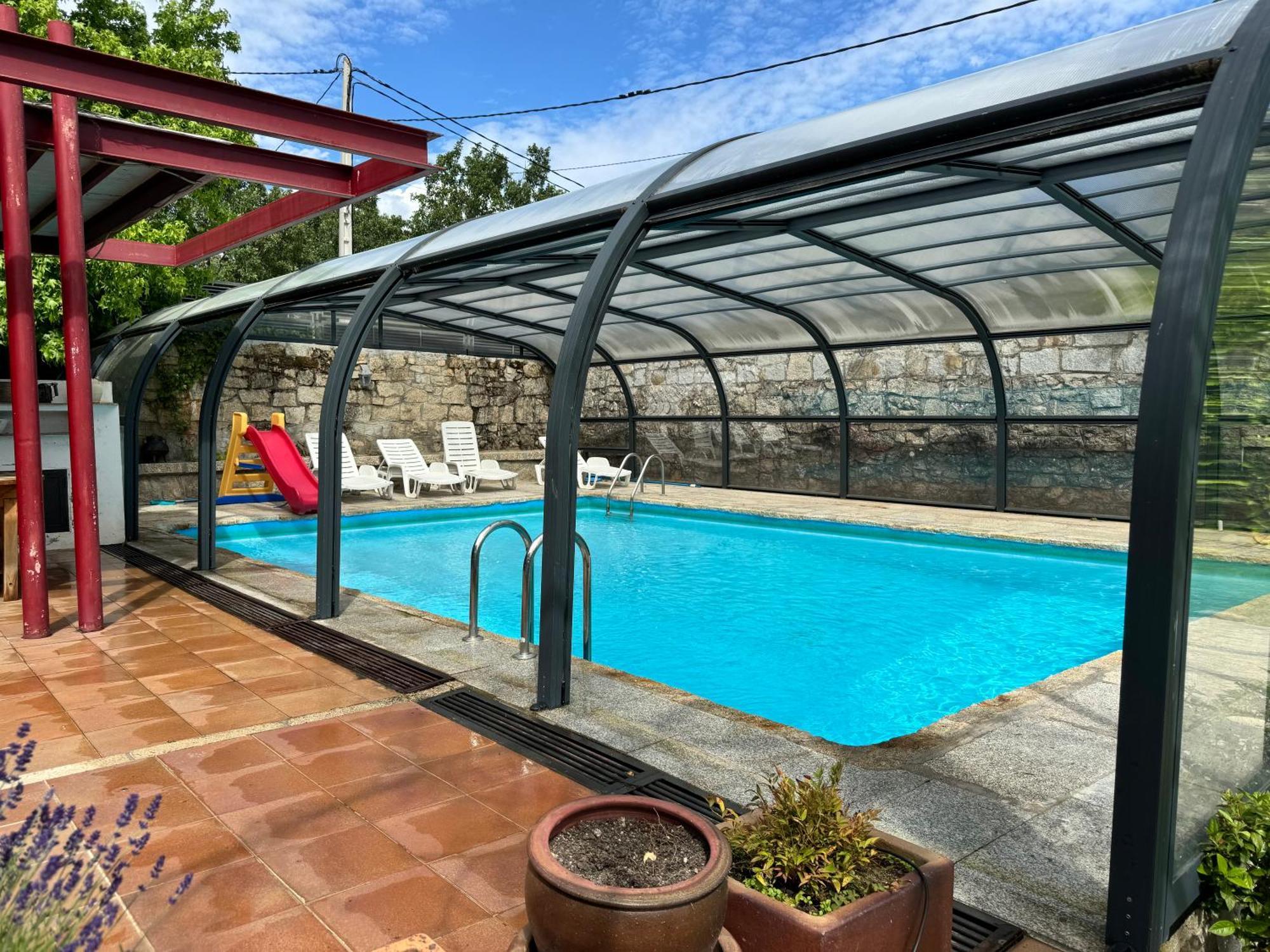 Fantástica vivienda con amplio jardín y piscina Cercedilla Exterior foto